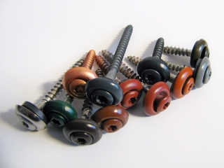 VRUT TORX RAL9005 /podbití PLADUR RELIEF WOOD/